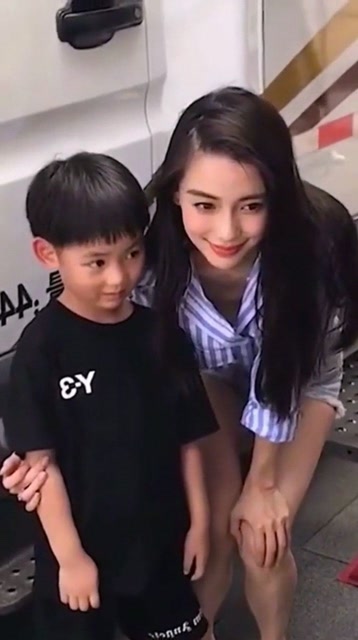 杨颖好喜欢孩子