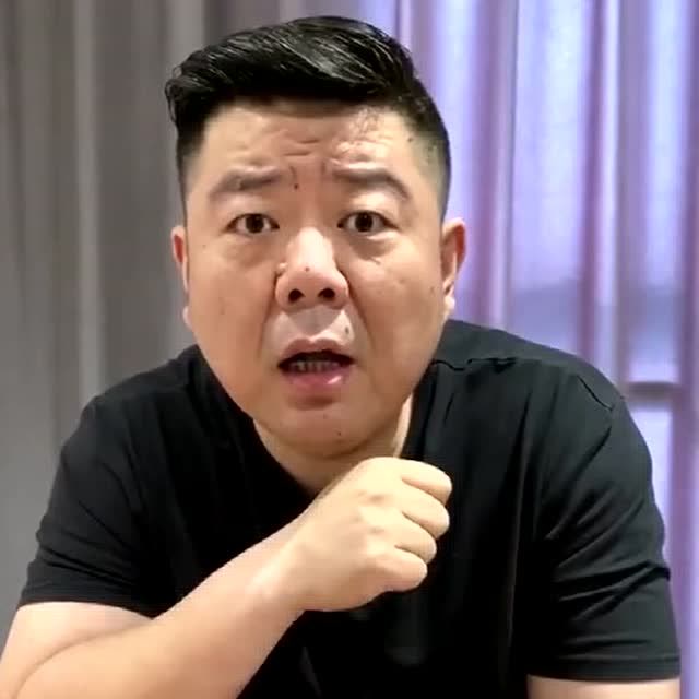 凡哥威武呀,居然还能把银行卡给存满了,不是一般的有钱!