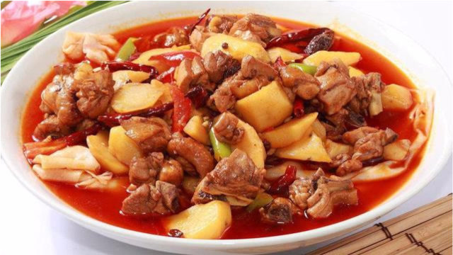 香气扑鼻美味可口的大盘鸡,助你在游戏中吃鸡