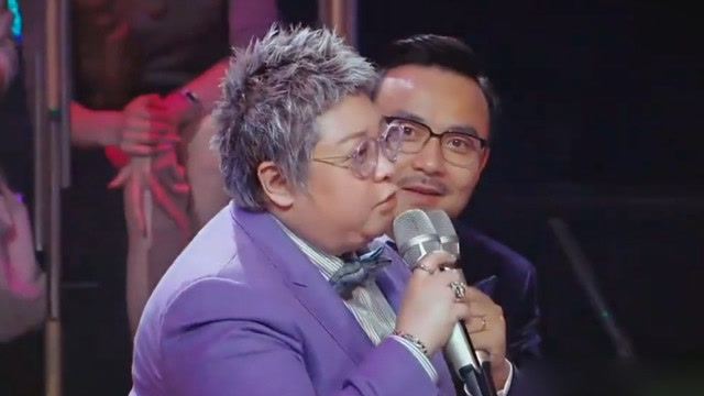 美男子于朦胧上线,韩红看见犯花痴瞬间变少女,眼睛都看直了