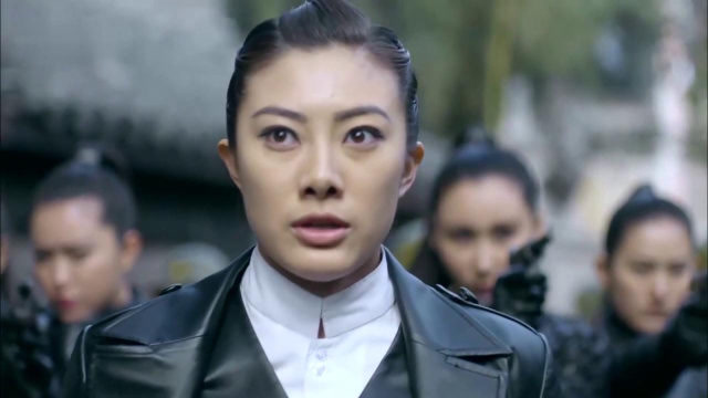 野山鹰:鬼子包围女子特工队,女狙击手一枪扭转战局,精彩