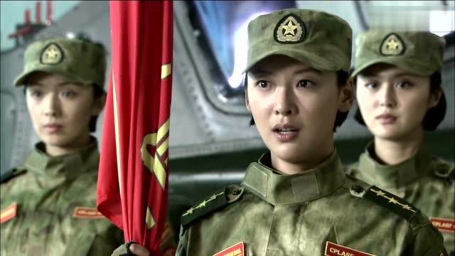 特种兵之火凤凰:女子特战队正式成立了,雷神给女兵放假,女兵都一脸不