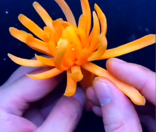 大厨这手艺就是厉害,胡萝卜都能给你做成"菊花"!