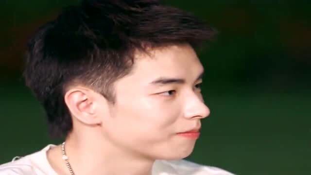 夏侯小黑对视超有爱!夏侯太宠溺了!