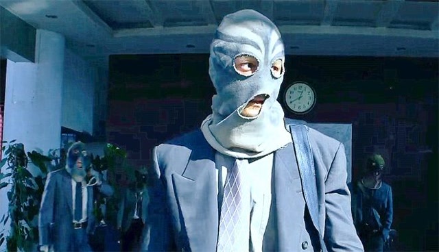 除暴:吴彦祖戴头套抢银行这幕,作恶多端太嚣张,观众瑟瑟发抖