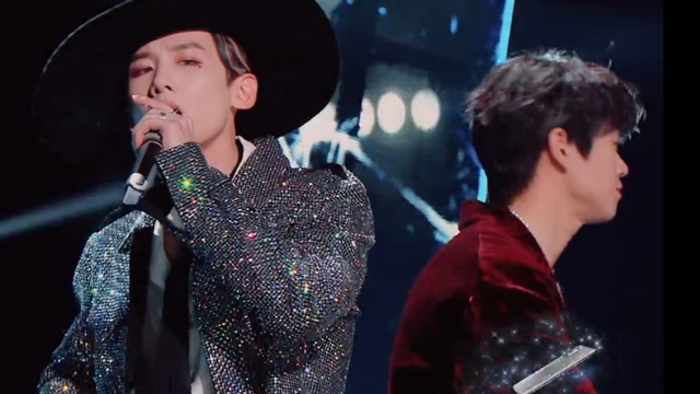 白rap和魏民谣一起演唱《他只是经过》,超级带感