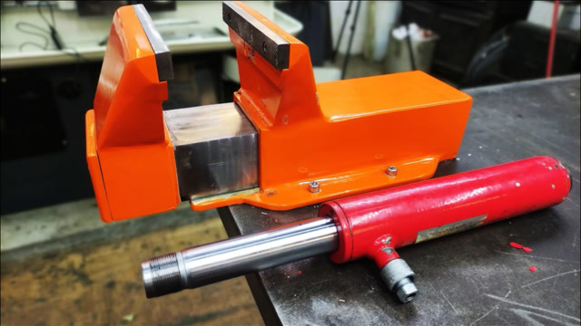 牛人自制了一台液压台钳,真是方便是给力,在下佩服