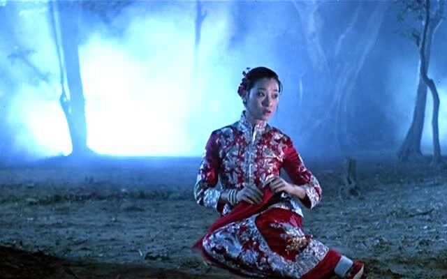 鬼新娘看中帅小伙,半夜小鬼抬着花轿出门