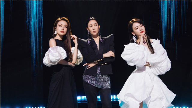 那英领唱《达尔文》开嗓跪,容祖儿陈梓童配合默契,听完热泪盈眶