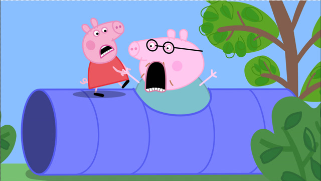 小猪佩奇帮助被卡住的猪爸爸