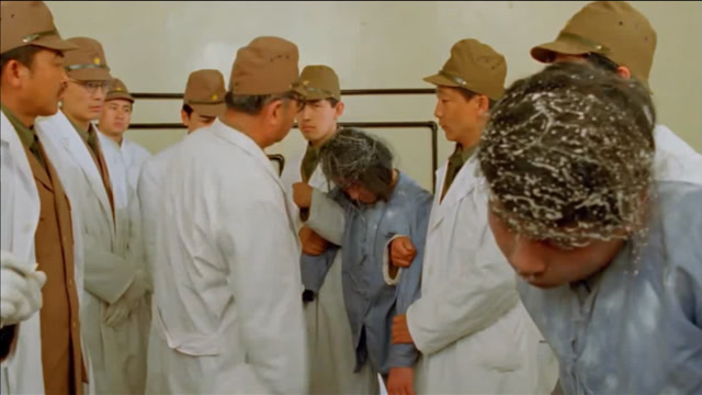 魔鬼部队:731部队为了做零下40度的冻伤实验,将人在冷冻室活活冻死,惨