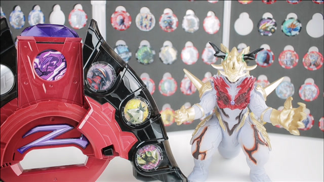 贝利亚融合兽雷霆杀手帅气登场 泽塔奥特曼dx怪兽勋章玩具