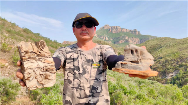 老李去户外找到袖珍小奇石,笑得合不拢嘴,直呼发财了