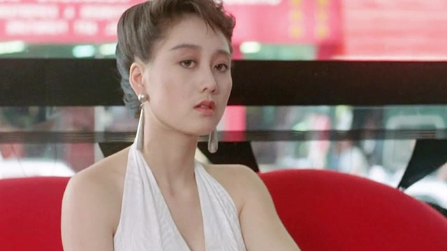 利智第二届亚洲小姐冠军,天使面孔与魔鬼身材的混合体