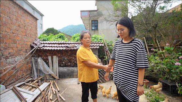 农村婆媳同住,儿媳妇想回娘家帮忙装修房子,为啥婆婆拦着不让去