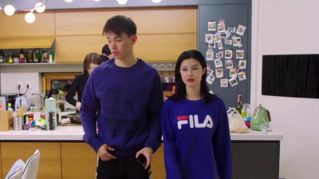 刘问特意跟董浩然穿情侣装,两人之间相处也越来越自然