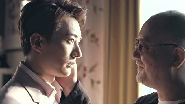 解雨臣发现父亲死亡之谜,与吴三省当场对峙