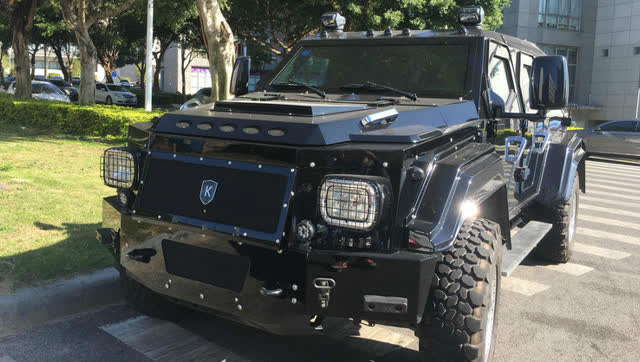 国内最贵的超豪华越野车,彪悍的骑士十五世