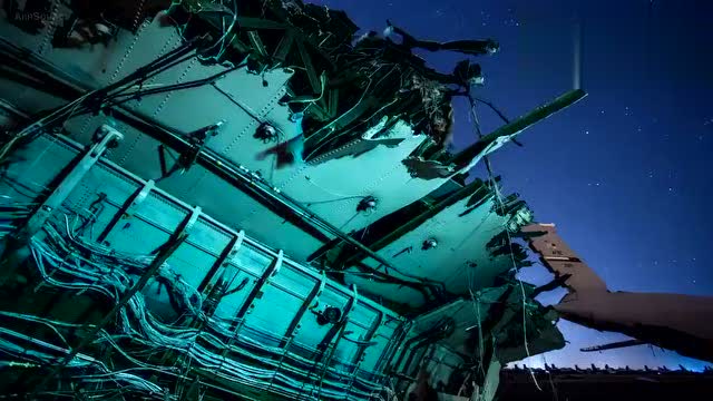 亚利桑那州空军基地遍地飞机残骸破败的美感