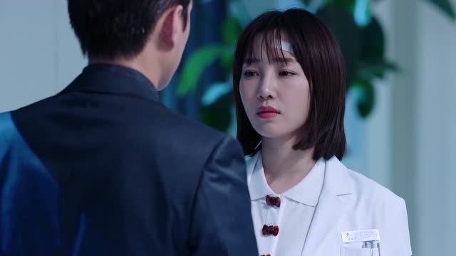 《外科风云》庄恕陆晨曦抱抱互相支撑