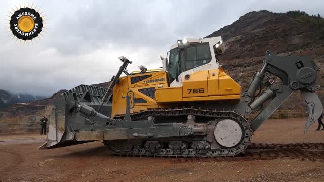 世界上最大的液压推土机,利勃海尔pr766