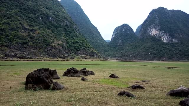 狭窄的山间小盆地竟然一夜成名你能看出它美在哪里吗