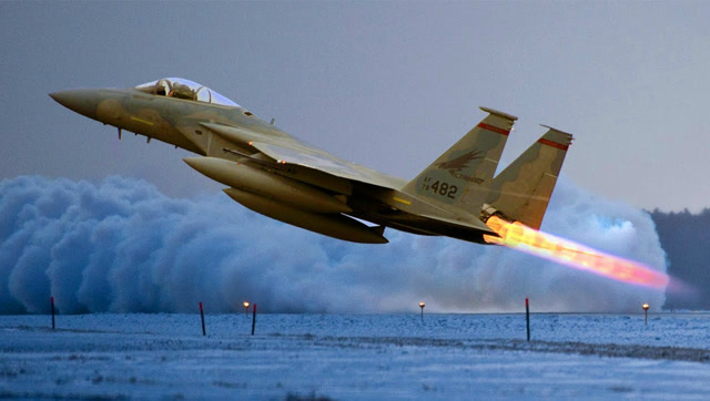 喷气式飞机起飞瞬间,看着太霸气了