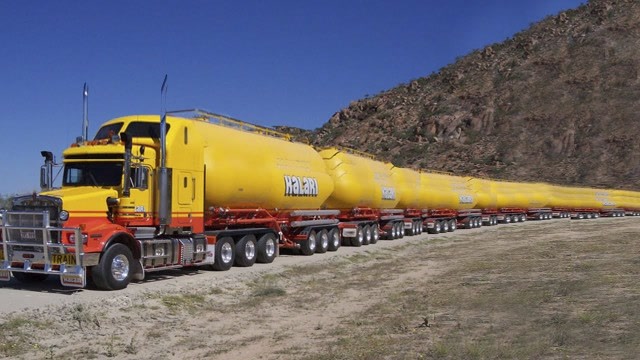 超长大货车,这是拉了有多少吨?堪称"陆地上的火车"