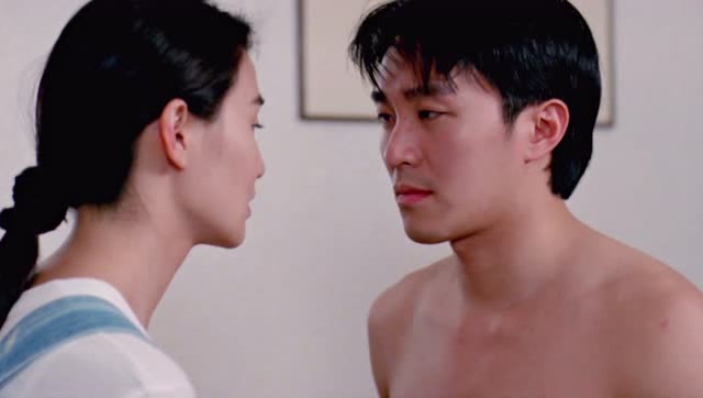 星爷独家接吻姿势!巴黎铁塔翻过来倒过去!