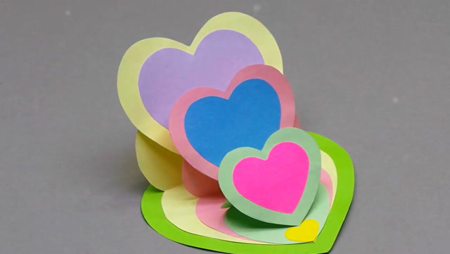 手工折纸 这张重叠的心卡片,代表我对你层层叠叠的情意