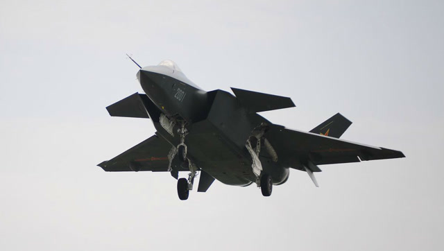 歼20荧屏首秀!我国空军鼎力支持的《空天猎》带你看遍空军主力