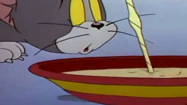 猫和老鼠:汤姆正在愉快地喝着牛奶,一根吸管从天而降