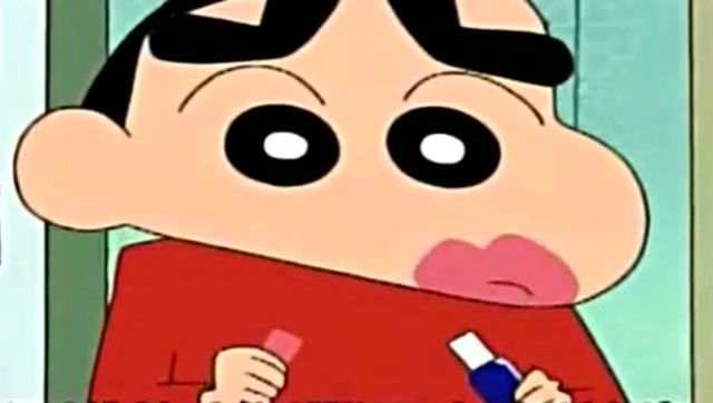 蜡笔小新 :小新爱臭美用妈妈的口红化妆, 还把口红折断, 真是崩溃