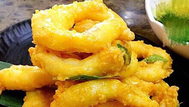 炸鱿鱼什么料最搭?加入咸蛋黄,金黄酥脆,味道超赞