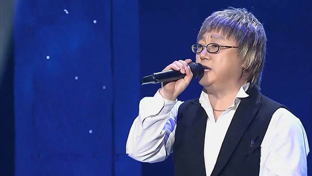 罗曜模仿张雨生相似度太高了 现场一曲《大海》惊到了观众