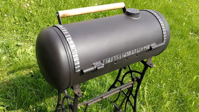 野炊想吃烤肉怎么办?牛人教你自制一个简易烧烤炉