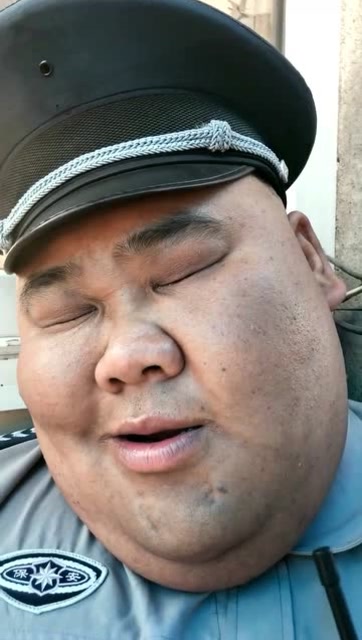 胖子保安廵逻之意外收货