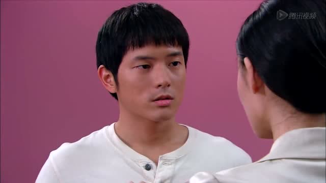 长在面包树上的女人:光蕙请求安小禄换上新衣服