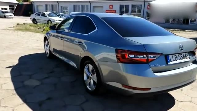 赛魅力比颜值 斯柯达速派vs现代索纳塔九 实拍对比