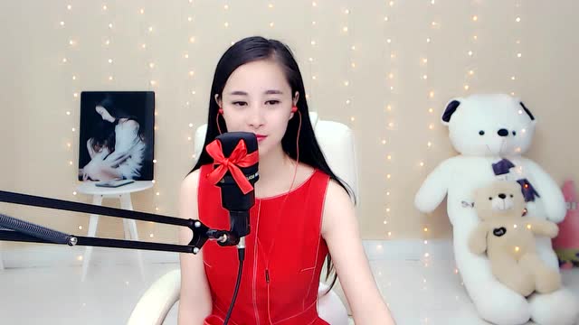 白依依演唱《离人殇》