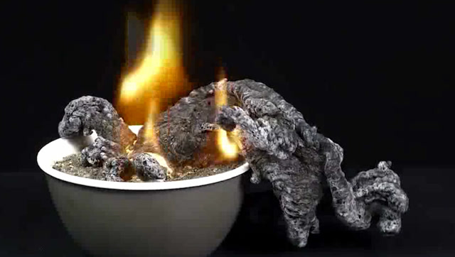 令人不可思议的火蛇实验,网友:这真的是在玩"蛇"