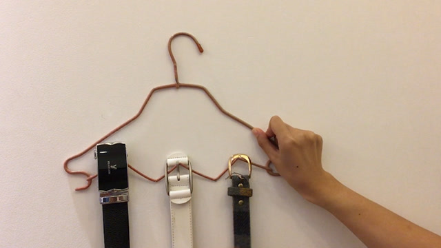 生活小窍门:废弃的衣架不要丢,简单弯两下,做出东西好看又实用