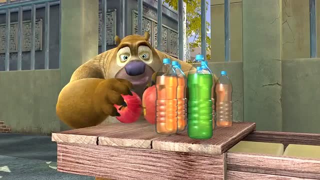 熊出没 熊二偷喝光头强榨的果汁, 尝到偷吃的后果了吧