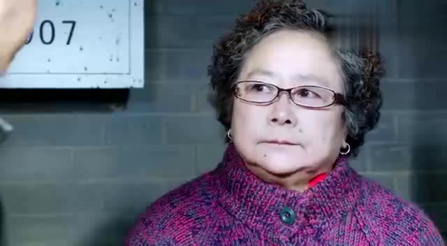 别看刘大妈和方大爷天天吵架,其实两个人私下里关系可好了