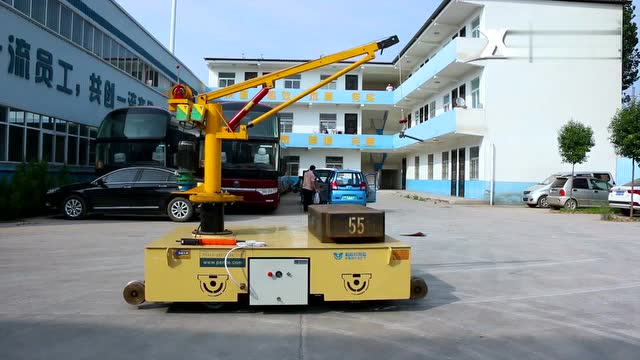 无轨道移动摇臂钻车