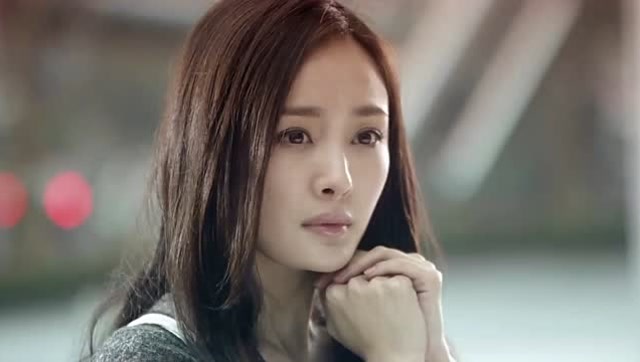 小时代:林萧被宫洺帅气的侧脸吸引,看手机都没发现自己要迟到了!