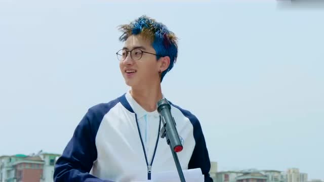 《小美好》陆扬当着全校师生的面向林静晓表白,太深情太喜欢了!