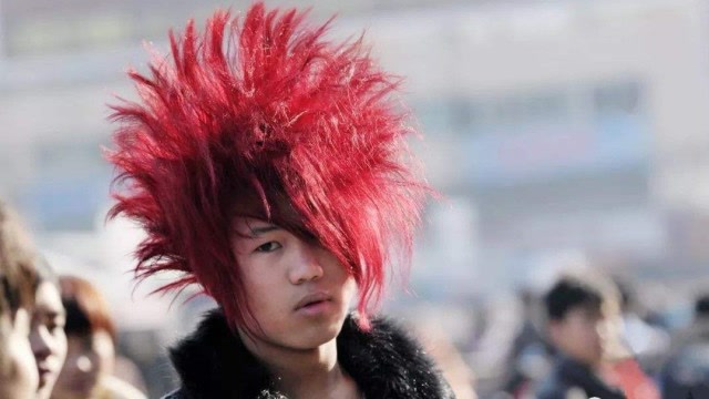 抖音又现杀马特风,葬爱家族重现江湖,长相让众人直呼帅气!