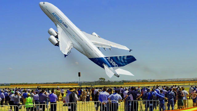 实拍各类飞机"垂直爬升"的精彩瞬间!这起飞过程还真是让人叹服