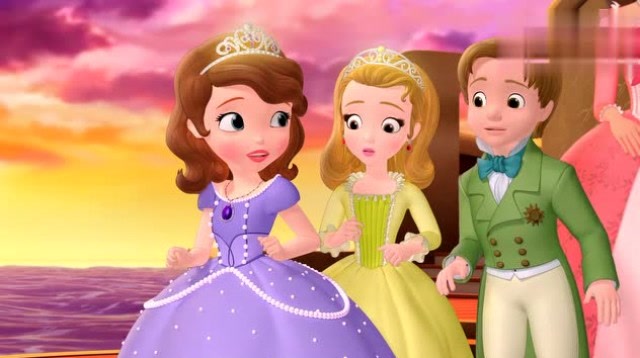 苏菲亚公主:最美夕阳西下时刻,人鱼共舞,还成为了好朋友